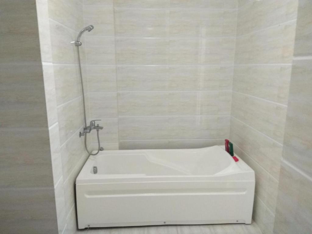 Nha Khach 683 Dn - By Bay Luxury Hotel Da Nang